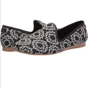 Toms Darcy flats in sunburst blanket NIB